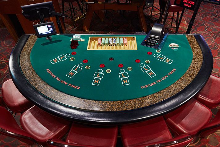 SlotClub Casino کیسینو میں پوکر گیمز